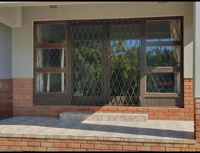 4 BEDROOM HOUSE FOR SALE IN MARBURG